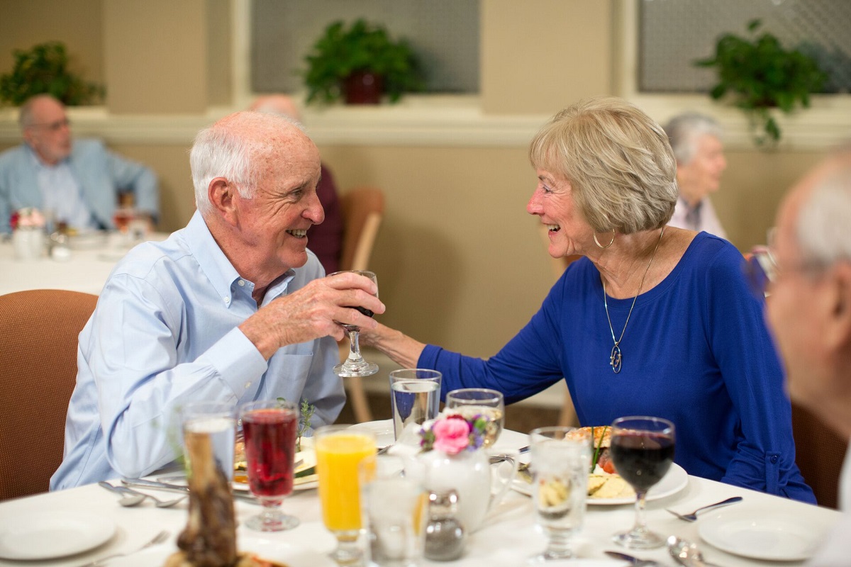 senior couple dining at retirement community in San Diego
